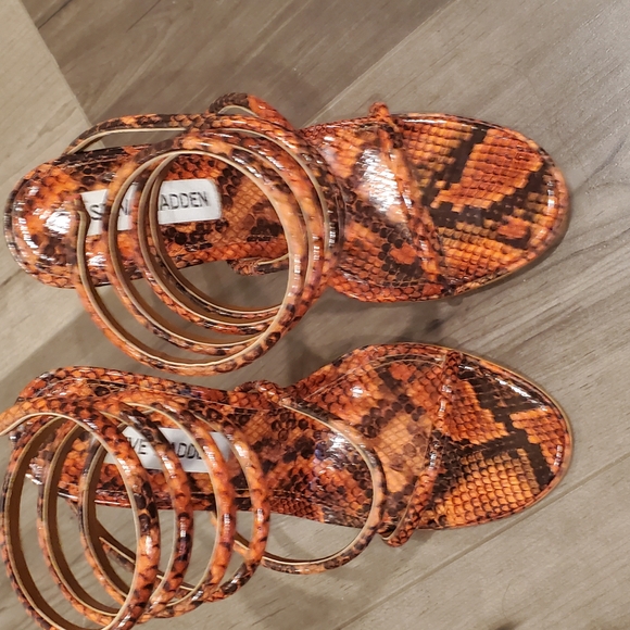 Steve Madden Orange Heels with Strappy Design - Picture 2 of 3